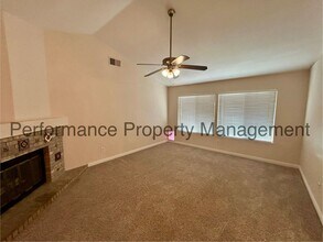 9412 Coulter Ct in Bakersfield, CA - Building Photo - Building Photo
