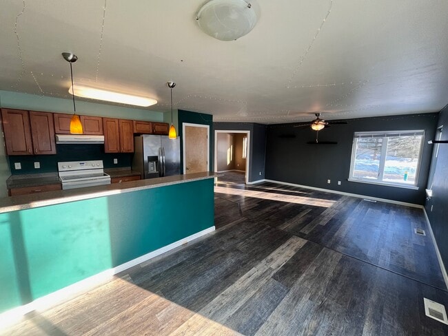 property at 3905 Thompson Ave