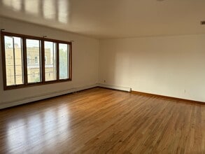 373 Jersey Ave, Unit 25 in Fairview, NJ - Building Photo - Building Photo