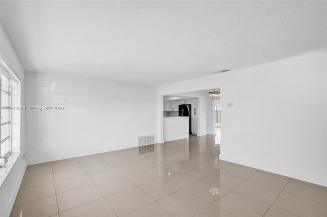 8521 Pasadena Blvd in Pembroke Pines, FL - Building Photo - Building Photo