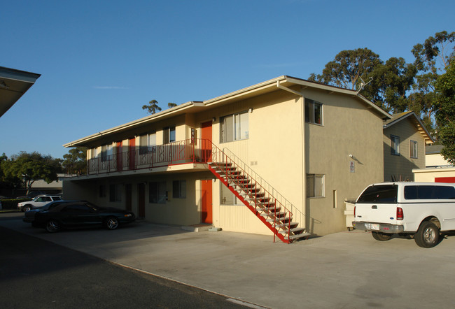 6511 Trigo Rd in Goleta, CA - Building Photo - Building Photo