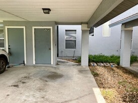 11057 W Harbor Watch Loop in Crystal River, FL - Building Photo