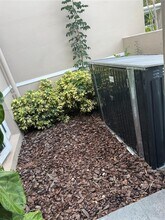 5460 SW 70th Pl N in Miami, FL - Foto de edificio - Building Photo