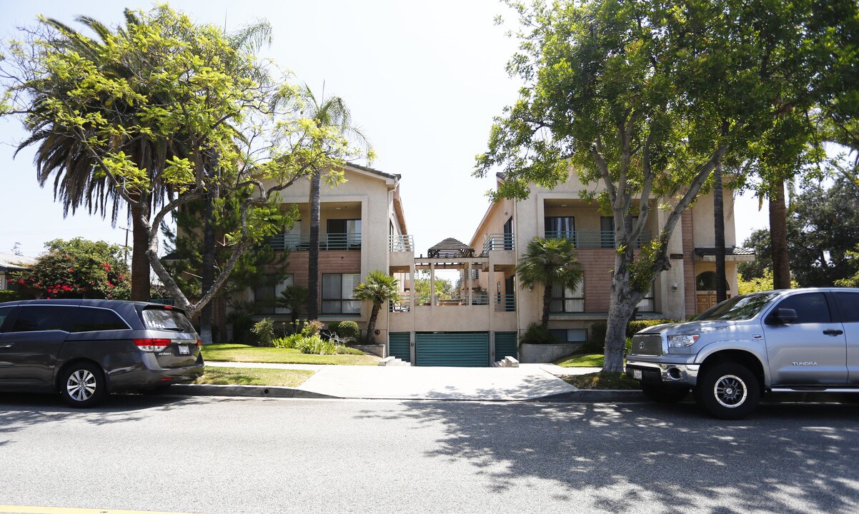 416 N Isabel St in Glendale, CA - Foto de edificio