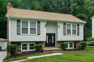 941 Foxborough Rd in Charlotte, NC - Building Photo - Building Photo