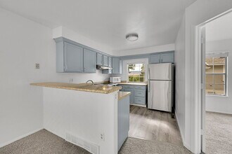 2878 W Long Cir in Littleton, CO - Building Photo - Building Photo