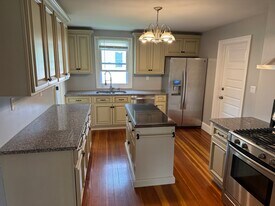 322 Asylum St, Unit 1 in Norwich, CT - Building Photo
