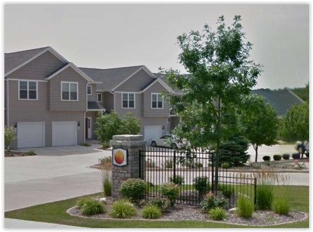 The Villa Apartments in Peoria, IL - Building Photo