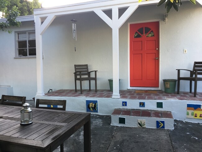 12861 Panama St, Unit Front unit in Los Angeles, CA - Building Photo - Building Photo