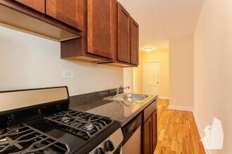 947 W Cornelia Ave in Chicago, IL - Building Photo - Building Photo