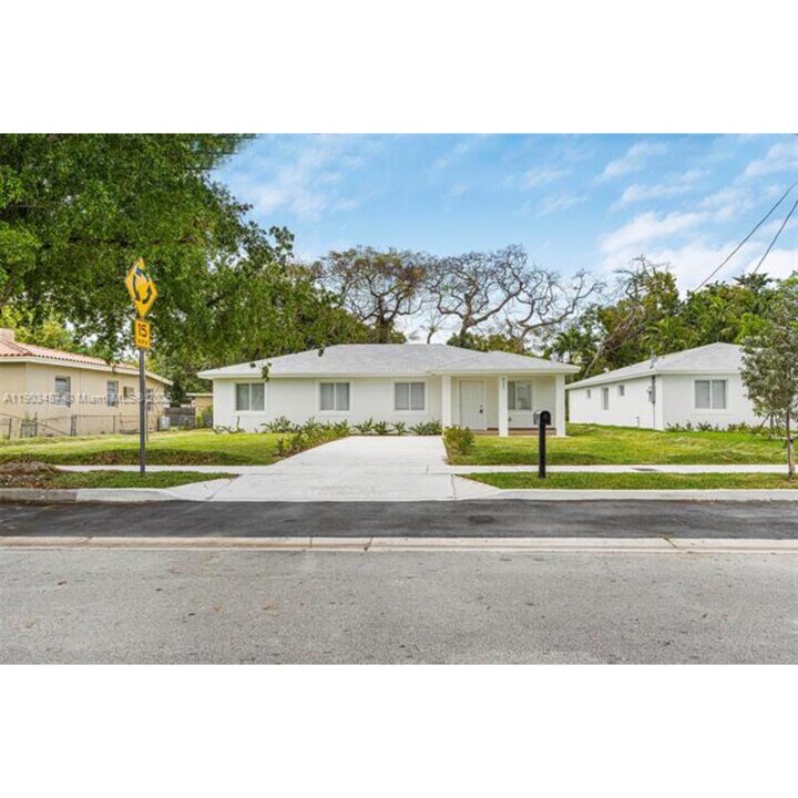 933 NW 50th St in Miami, FL - Building Photo
