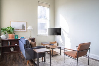 225 E Michigan St in Milwaukee, WI - Building Photo - Building Photo