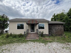 891 U.S. 51 S in Covington, TN - Building Photo