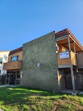 Romaine Street Apartments in Los Angeles, CA - Building Photo - Building Photo