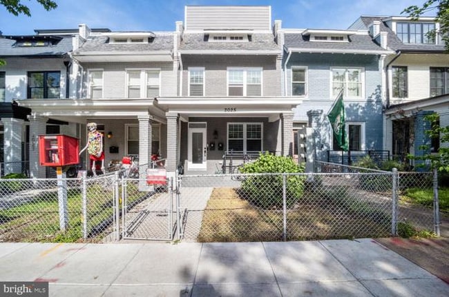property at 2025 3rd St NE
