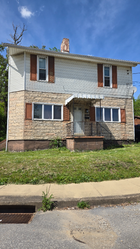 204 W Ranson Ave-Unit -A in Blairsville, PA - Foto de edificio - Building Photo