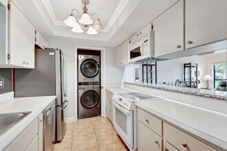 11863 Wimbledon Cir, Unit 441 in Wellington, FL - Building Photo - Building Photo