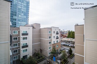 250 Bellevue Way NE in Bellevue, WA - Building Photo - Building Photo