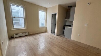 25-20 99th St-Unit -2 in Queens, NY - Building Photo - Building Photo