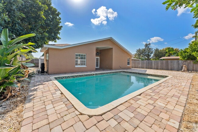 6515 34th Ave N in St. Petersburg, FL - Building Photo - Building Photo