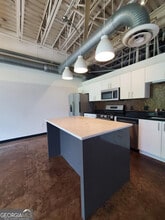 5200 Peachtree Rd in Chamblee, GA - Building Photo - Building Photo