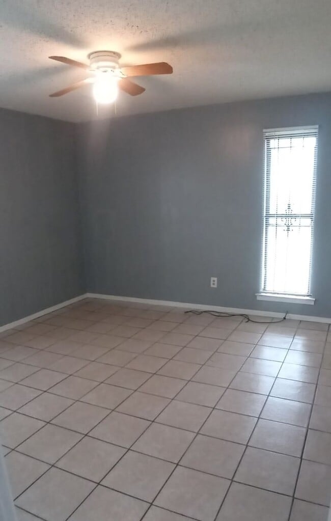 4956 Lazybrook Cove in Memphis, TN - Foto de edificio - Building Photo