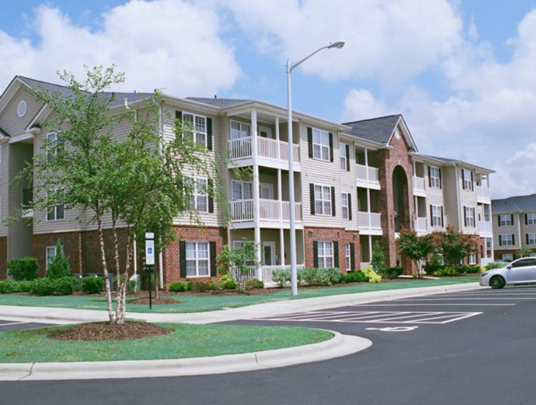 Reserve at Carrington Place in Fayetteville, NC - Foto de edificio