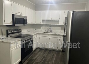 8421 Stonewall Jackson Dr in Jonesboro, GA - Building Photo - Building Photo