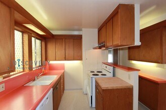 3706 Patterson Ave in Oakland, CA - Building Photo - Building Photo