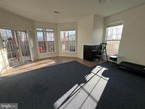 4244 La Mauricie Loop in Dumfries, VA - Building Photo - Building Photo