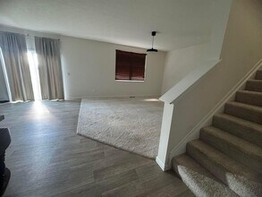 1375 Theodore Dr in Lockbourne, OH - Building Photo - Building Photo