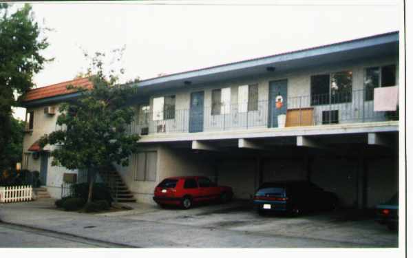 7656 Bright Ave in Whittier, CA - Foto de edificio