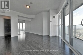 60 Absolute Ave in Mississauga, ON - Building Photo - Building Photo