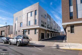 1326 N Mascher St in Philadelphia, PA - Foto de edificio - Building Photo