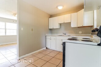 9547 Starkey Rd in Seminole, FL - Building Photo - Building Photo