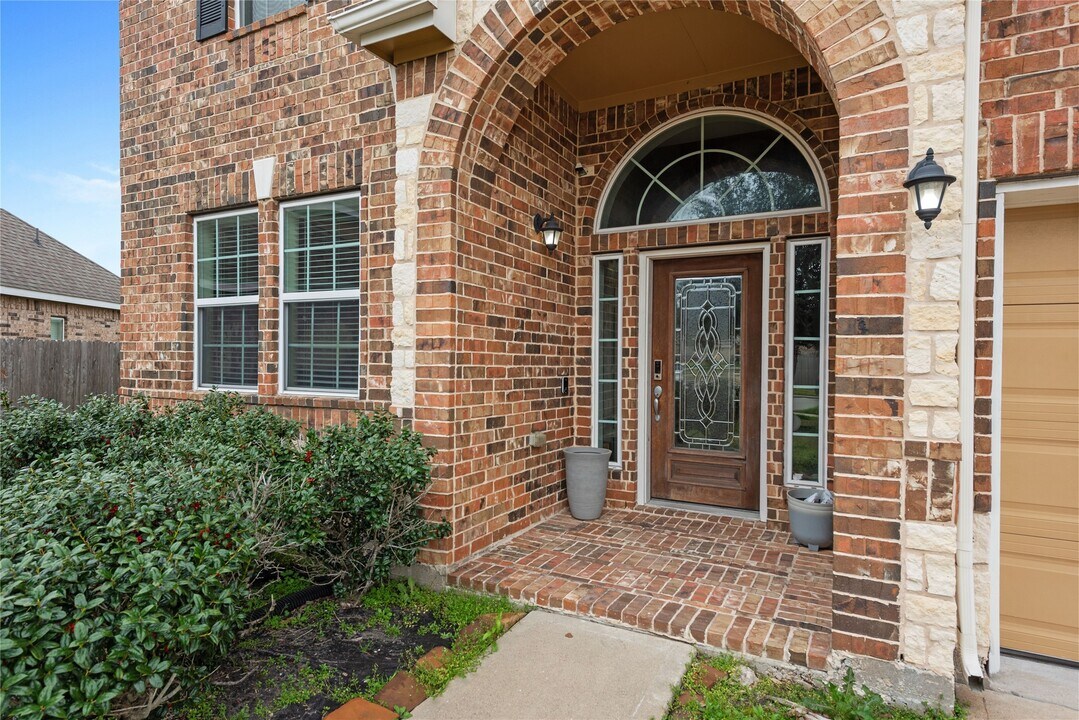 970 Jennifer St in Alvin, TX - Building Photo