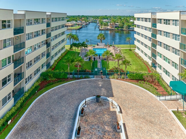 1238 Hillsboro Mile in Hillsboro Beach, FL - Building Photo - Building Photo