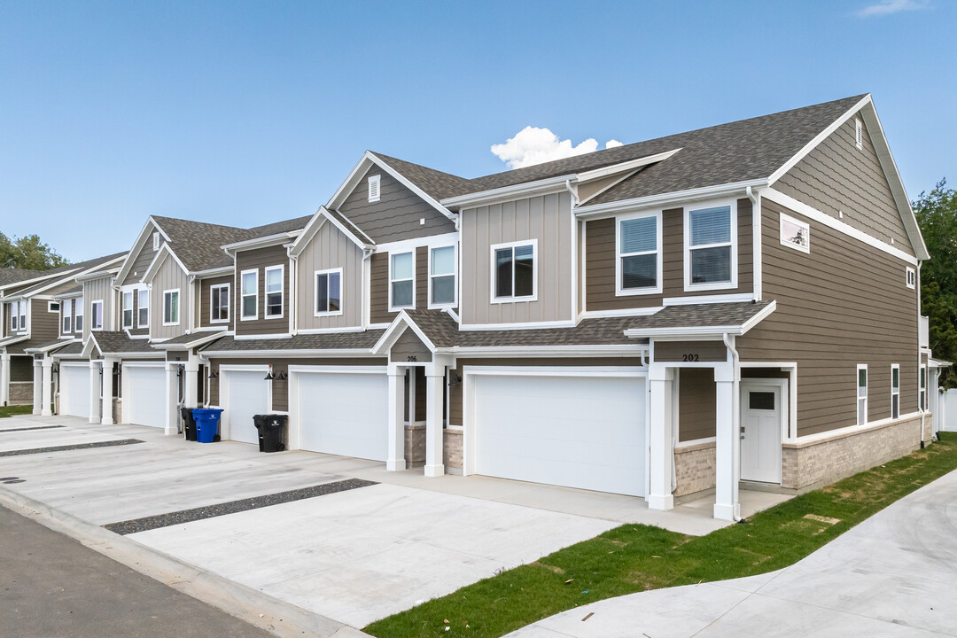 Bluff View Townhomes in West Point, UT - Foto de edificio