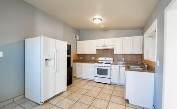 1710 Betty Cir in Las Cruces, NM - Building Photo - Building Photo