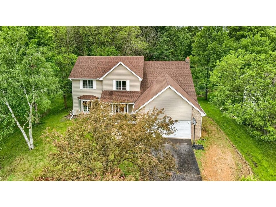 3759 Greensboro Dr in Eagan, MN - Building Photo