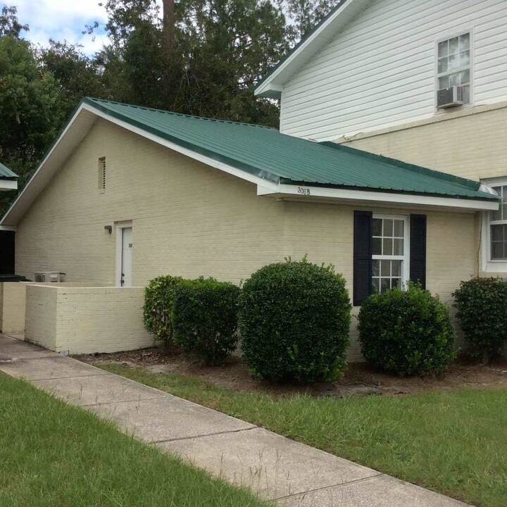 306 Pleasant St in Hinesville, GA - Building Photo