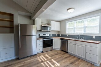 2843 Hobbs Island Rd SE in Huntsville, AL - Building Photo - Building Photo