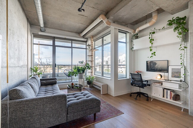 property at 495 W 6th Ave