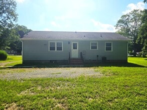 12011 Somerset Ave in Princess Anne, MD - Building Photo - Building Photo