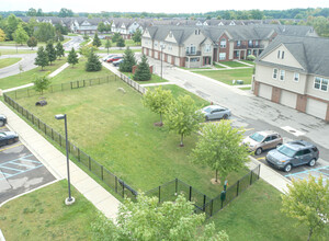 Legends Rosewood Village in Ypsilanti, MI - Foto de edificio - Building Photo