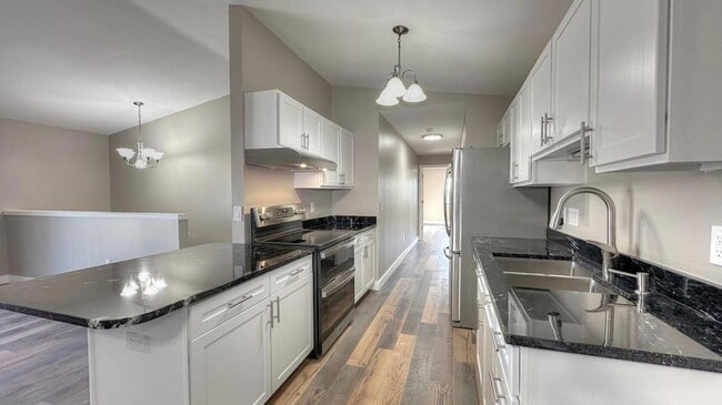 7311 98th Ave in Kenosha, WI - Foto de edificio - Building Photo