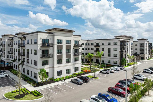 Grand Living at Naples in Naples, FL - Building Photo - Building Photo