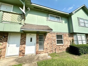 13539 Castilian Dr in Houston, TX - Building Photo - Building Photo