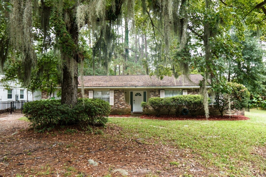 811 Battery Creek Rd in Beaufort, SC - Building Photo