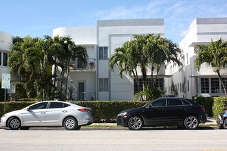 Sea Gate Apartments in Miami Beach, FL - Building Photo - Primary Photo